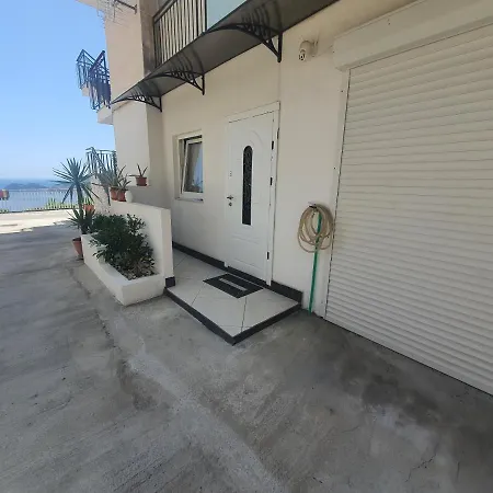 Casa Vacanze Expo Apartment *